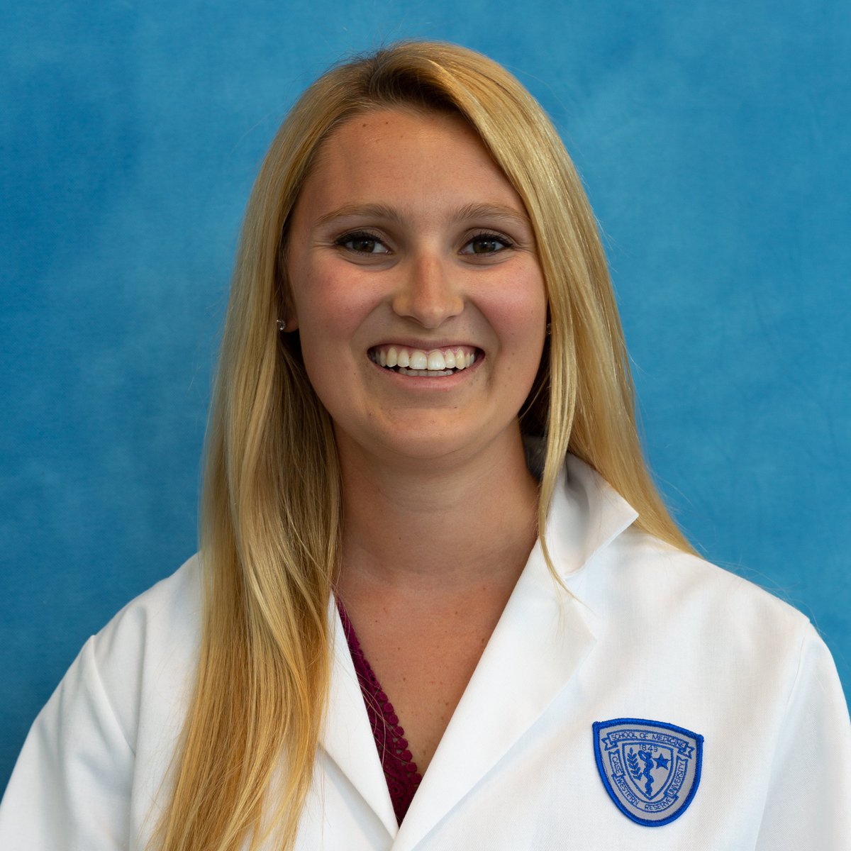CWRUSOM's tweet photo. A second-year medical student at @CWRU, Maddie McKenna serves on the school’s student council and was a director for the last two Doc Opera productions, the school’s variety show which raises money for the Student-Run Health Clinic. Find out more: https://t.co/VLRw64aX1l #CWRUSOM https://t.co/88Vu3vynpt