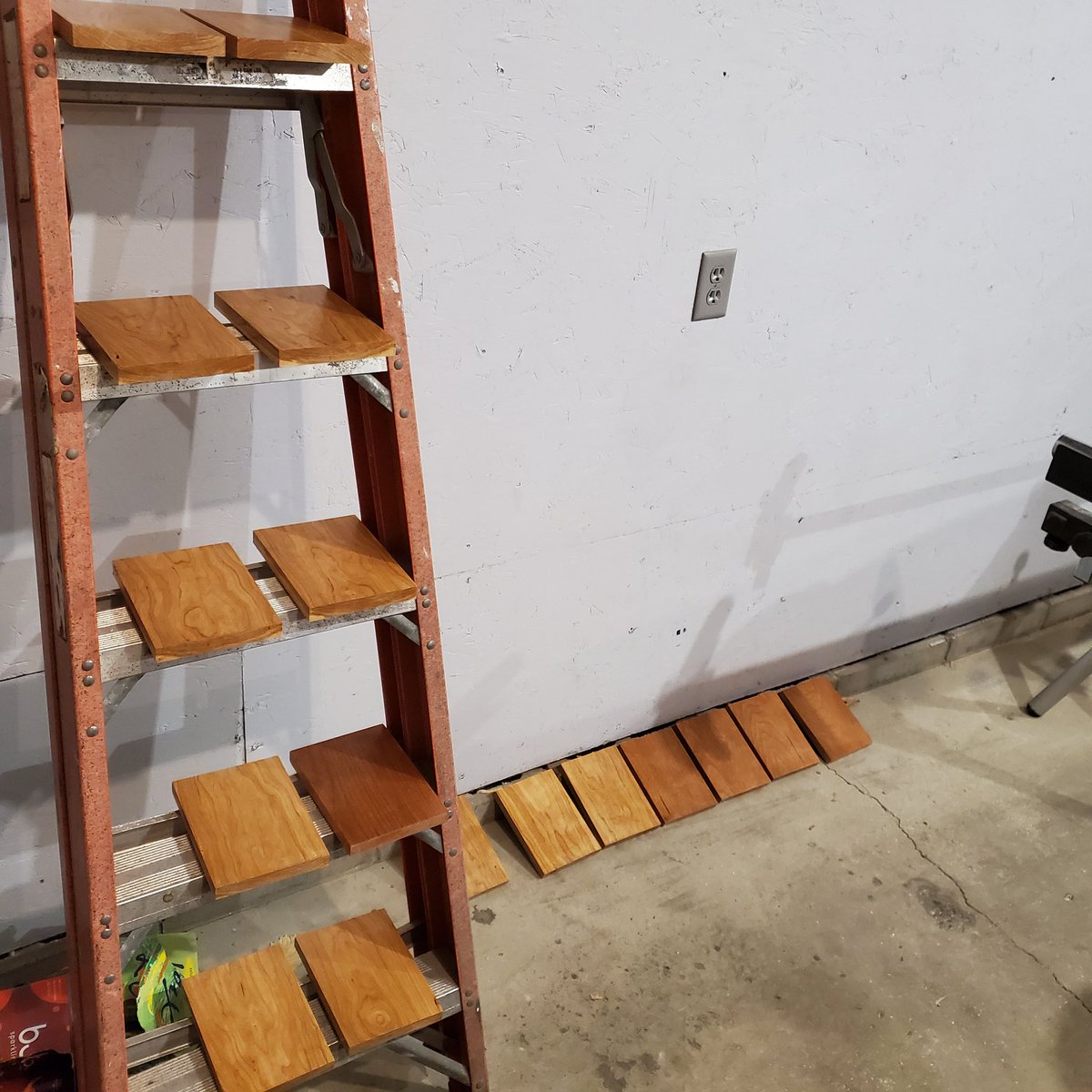 Preparing some cribbage board blanks for <a href="/ISD728/">ISD 728</a> students to customize using @adskFusion360 and <a href="/Tormach/">Tormach</a> XSTech CNC Router.  Looking forward to seeing student designs!
#ERHSCADD