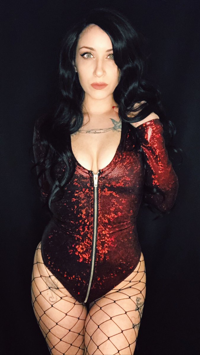 KalinaEmber's tweet photo. Created an onlyfans account 🔥 if you’re interested in seeing my modeling photos and lewd pics, click that link in my bio 💋😜 #merlinsinn #ionlyrunwithunicorns #onlyfans https://t.co/jafduHSFZ8