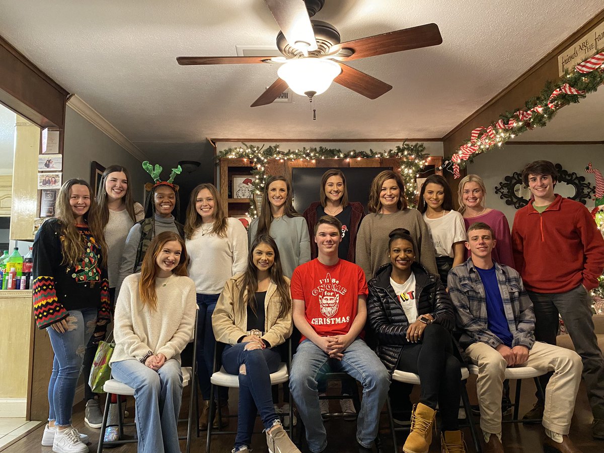ECCC_SBA's tweet photo. We had our annual Christmas party tonight, and it was a blast. #weloveourstudents https://t.co/TELkDuD3Sk