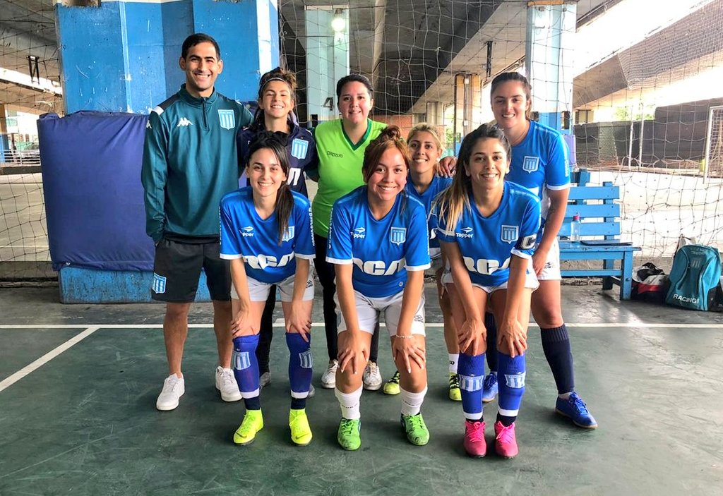 RacingVDPFutFem's tweet photo. ¡Volvimos a la competencia por los puntos!
Luego de la pretemporada post-parate sanitario, dimos comienzo a la #CopaIFF edición 2020/21 ante Vaporaki FC con los siguientes resultados:
1ra 1-2(Ayelén)👎🏻
Reserva 3-0(@martuuluko x2, Mica)👍🏻
Única 2-1(Priscila, Mayra)👍🏻
#RacingVDP https://t.co/1NVPFn1csE