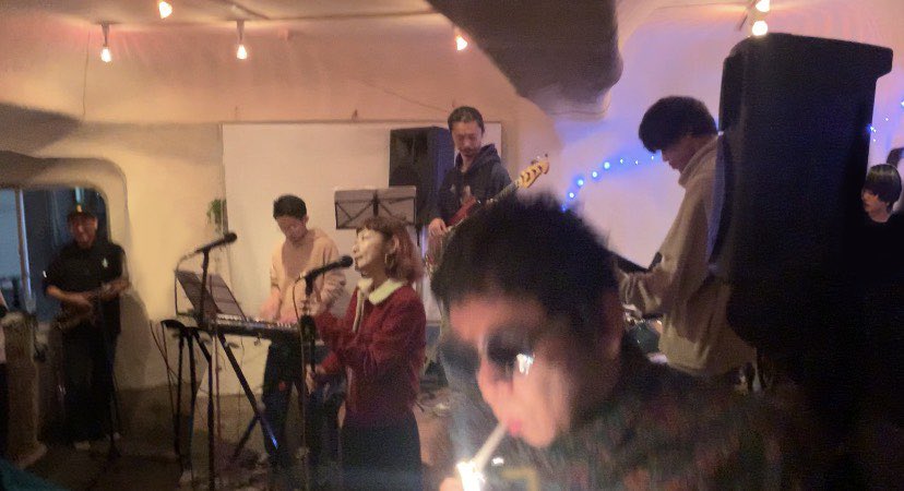 kamakuranisumu's tweet photo. 12 月 20 日(日) 19:30 から
今年加入した La imaginations のライブが、吉祥寺バオバブであります。
配信があるようなので、みなさん、お家からどうぞ！
何度でも言うけど、まじでM-1見たかった。

https://t.co/ZwPYLJMjxF https://t.co/hHyM4wpdpM