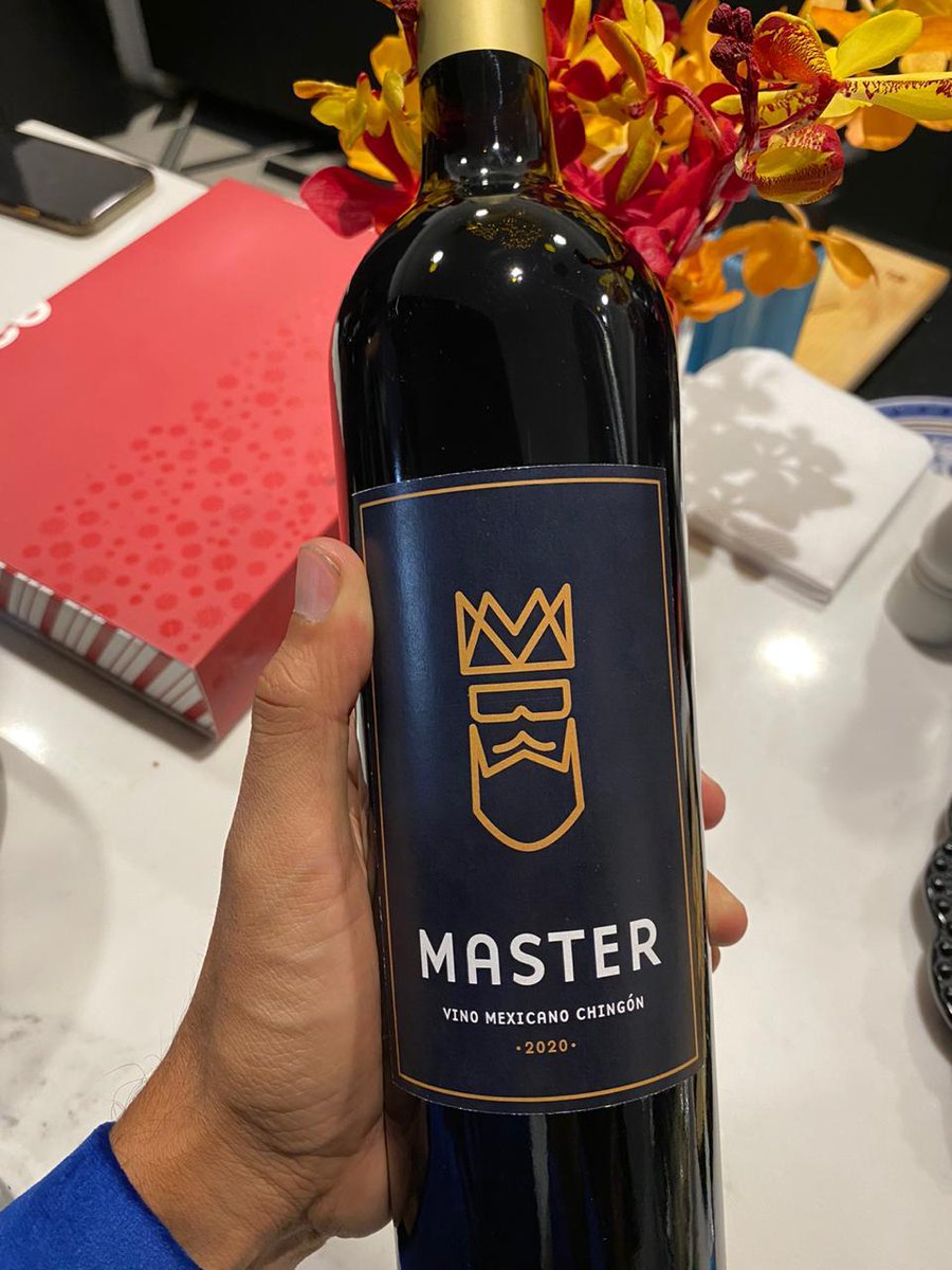 Miren nada más lo que me envió <a href="/billywoolrich/">Billy Woolrich</a>. Siempre es un gusto ver el trabajo bien hecho de un emprendedor y más cuando me lo comparten de esta forma. ¿Cómo ven? ¿Deberíamos sacar el vino Master Muñoz?