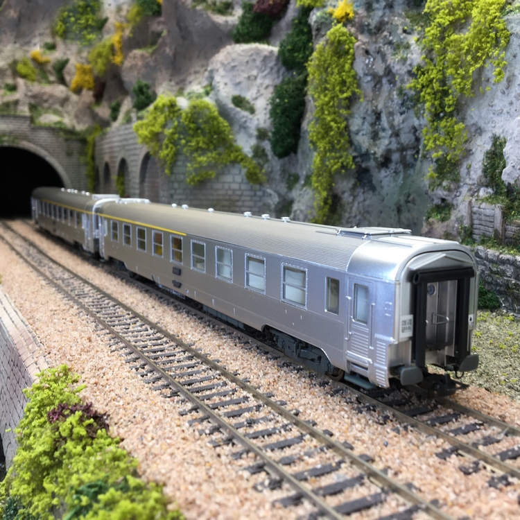 latelierdutrain's tweet photo. Nouveautés #Jouef 😁
Voitures INOX Ep IV SNCF en coffret ou à l'unité.
Disponible dès à présent sur notre site internet ou bien directement au magasin... Noël approche !! 🎅 https://t.co/3Fr33D0zgd