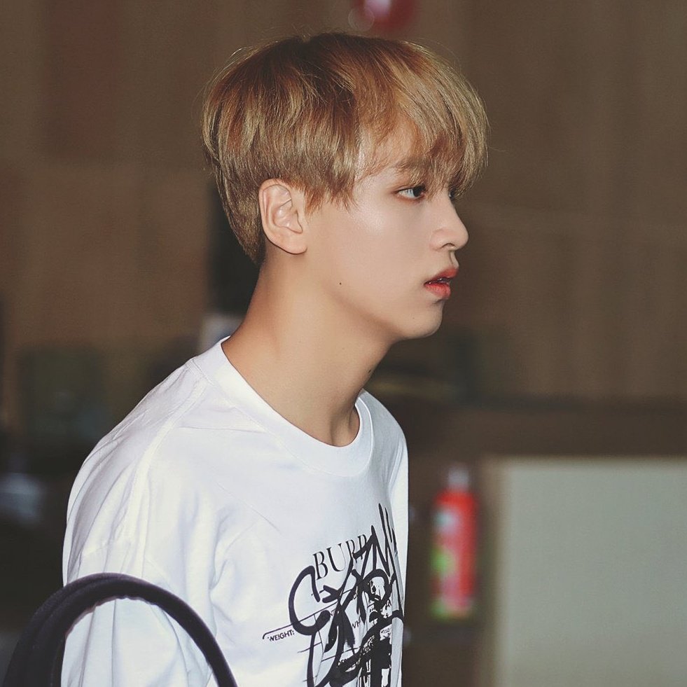mad__run's tweet photo. [동런] 오래오래
https://t.co/hAsE55q5xs
새해부터 구남친 동엯이네 집에 쳐들어와서 돈 빌려주면 차차 몸으로 갚겠다고 하는 노빠꾸 런

"돈 빌려줘. 헤어져도 돈은 빌려줄 순 있다며"
"저기요. 님 지금 600만원 짜리 코트 입고 있거든요?"
"그래도 돈은 없어"
"팔아" https://t.co/DmgSsaSRFh