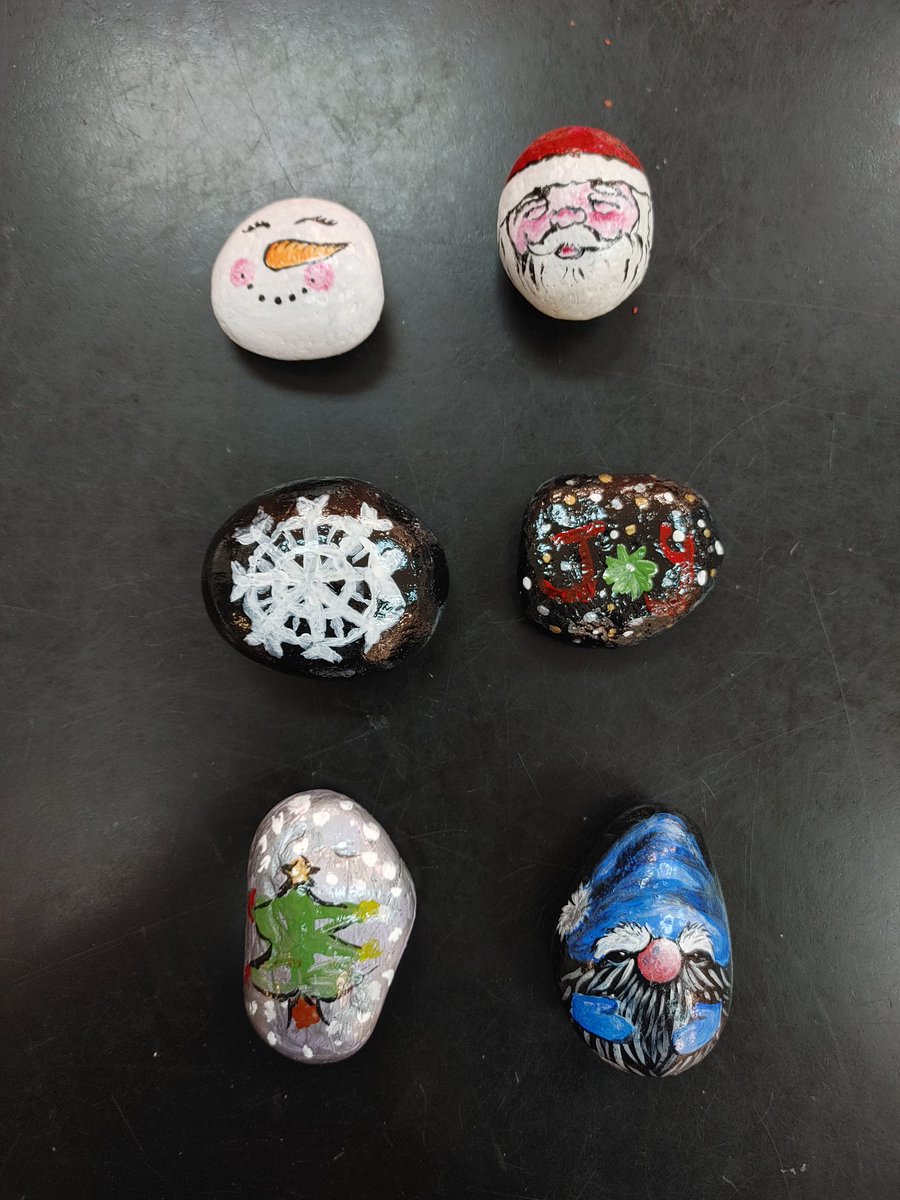 OFAM_Rocks's tweet image. OJH: Tomorrow (Thursday) StuCo has hidden painted #OFAM_Rocks around the junior high!  All of them are Christmas and winter-themed.  If you find one: keep it, re-hide it, or give it to a friend!  Post your finds on here.  Happy rock hunting!  Photos 1
