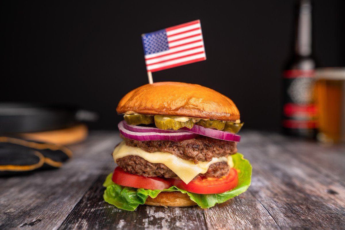 MuscleMakerNC's tweet photo. @ECUPiratesFB your favorite burger from @MuscleMakerNC on the way! https://t.co/inmKQw2rgv