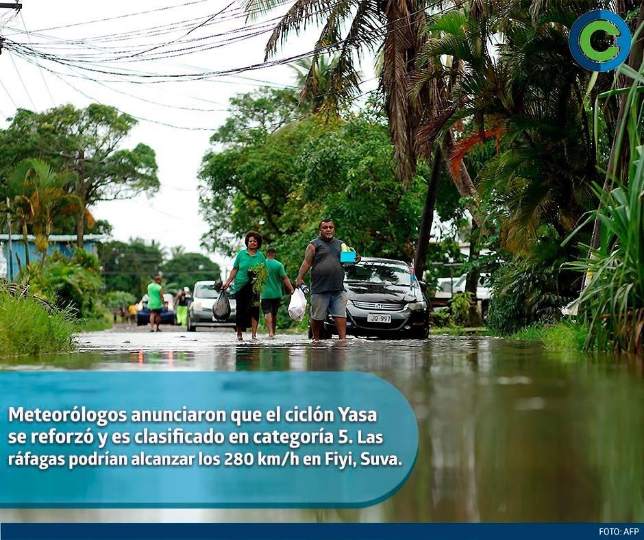 EjeCentral's tweet photo. #Galería 🖼️ El ciclón #Yasa subió a categoría 5, con ráfagas que podrían alcanzar hasta los 280 km/hr en Fiyi, Suva
#naturaleza #tormentatropicaleta #desastre #nature https://t.co/vgiU0FPVF8