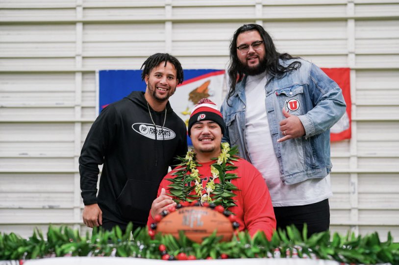 UFaaiu's tweet photo. And it is done! A true Ute for the next 4 Years🖤❤️🤍 #GoUtes https://t.co/YZE1OGDfV3
