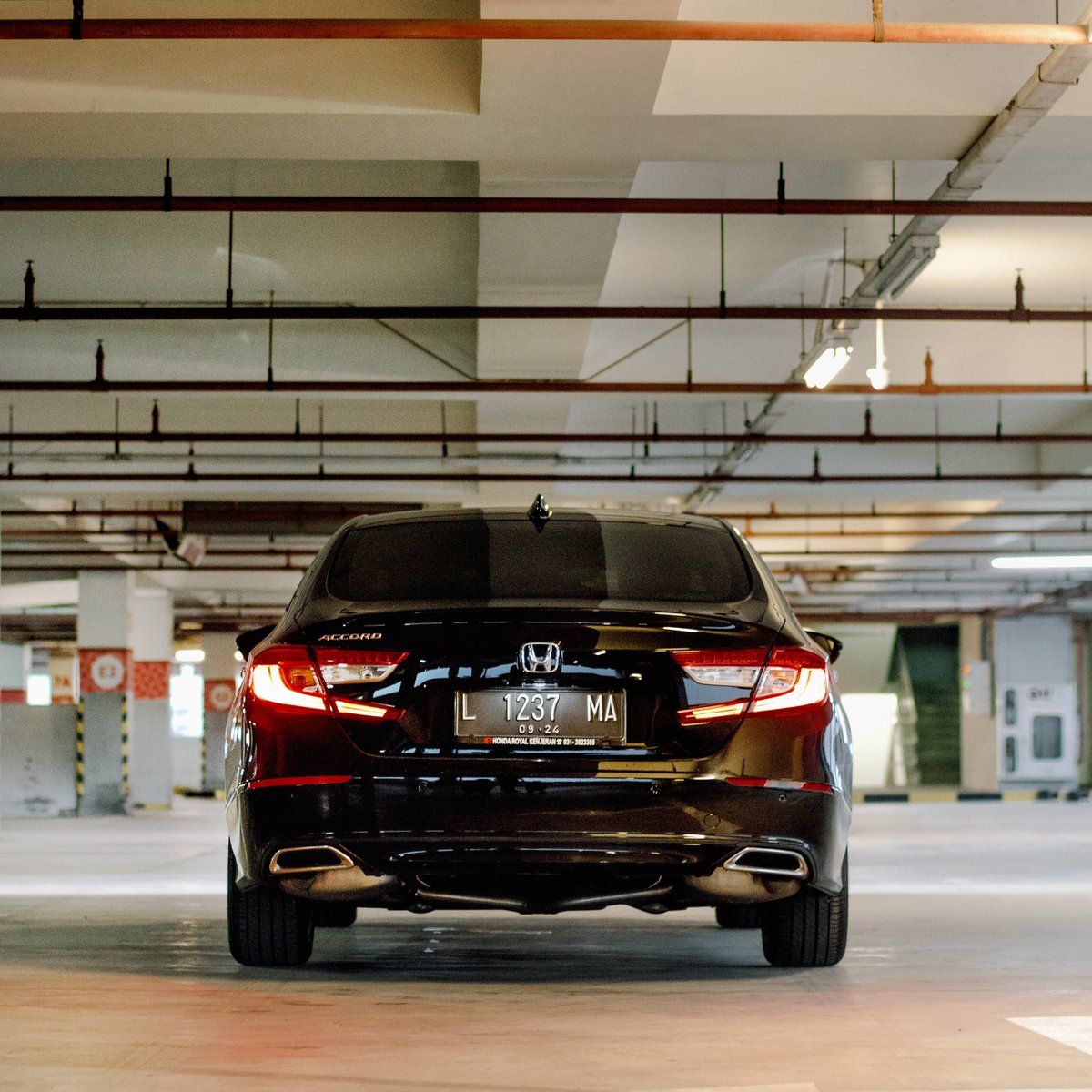 hondaisme's tweet photo. Menghadirkan teknologi terdepan dengan feature canggih serta feature keselamatan, jadikan perjalanan Anda semakin berkesan dan nyaman bersama All New Honda Accord.
Photo by Honda Royal Kenjeran
#honda #hondaisme #hondaaccord #allnewhondaaccord #drivevolution https://t.co/ZAh0gIqAXw