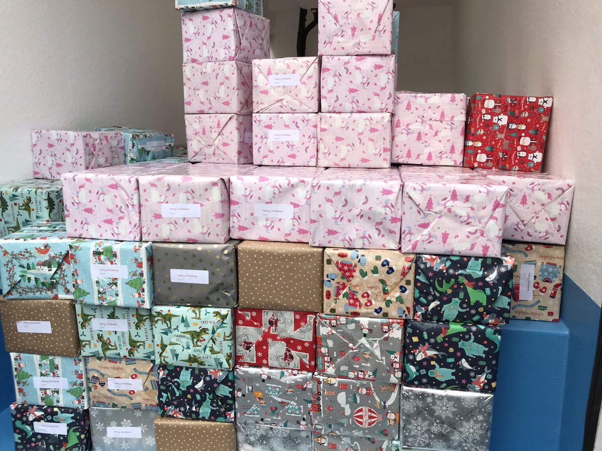 CarolineBaci's tweet photo. The first two thousand Christmas boxes have gone out this morning @ELCouncil @midgov @gogarfood @BaxterStorey @neilbird1969 #welovethisbusiness https://t.co/oaUOKFRf70