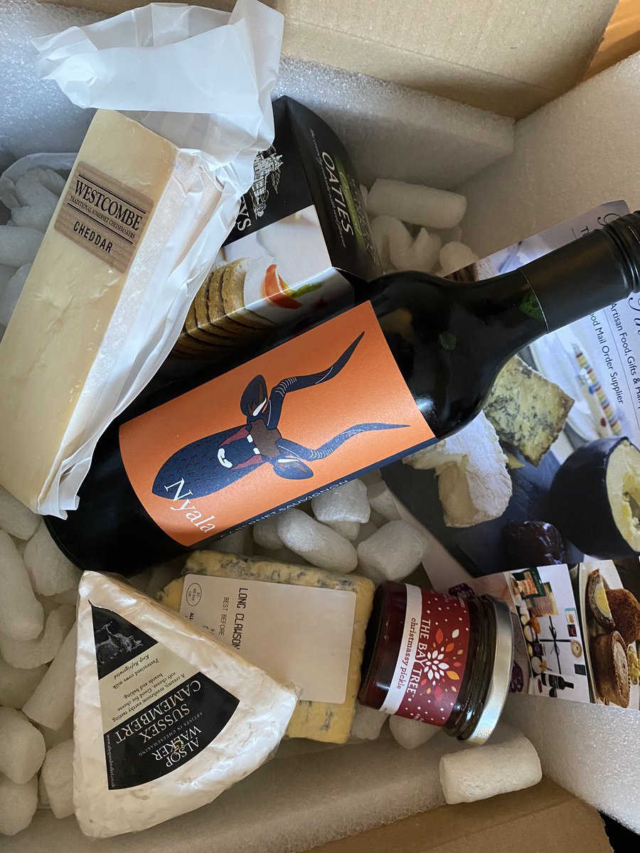 _laurapeacock's tweet photo. Wowee! The Christmas treats keep coming! So grateful 🙏 thanks @StonewaterUK #todayischeeseday #christmashampers #christmastreats #christmas https://t.co/wTa7IrU4H8