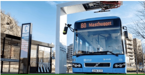 145 (!) articulated electric buses went live this week as IRIS lighthouse city Gothenburg, Sweden, takes the step to large-scale electrified public transport. The goal is for all city buses in the region to be electric by 2030 👏

➡️automotiveworld.com/news-releases/…