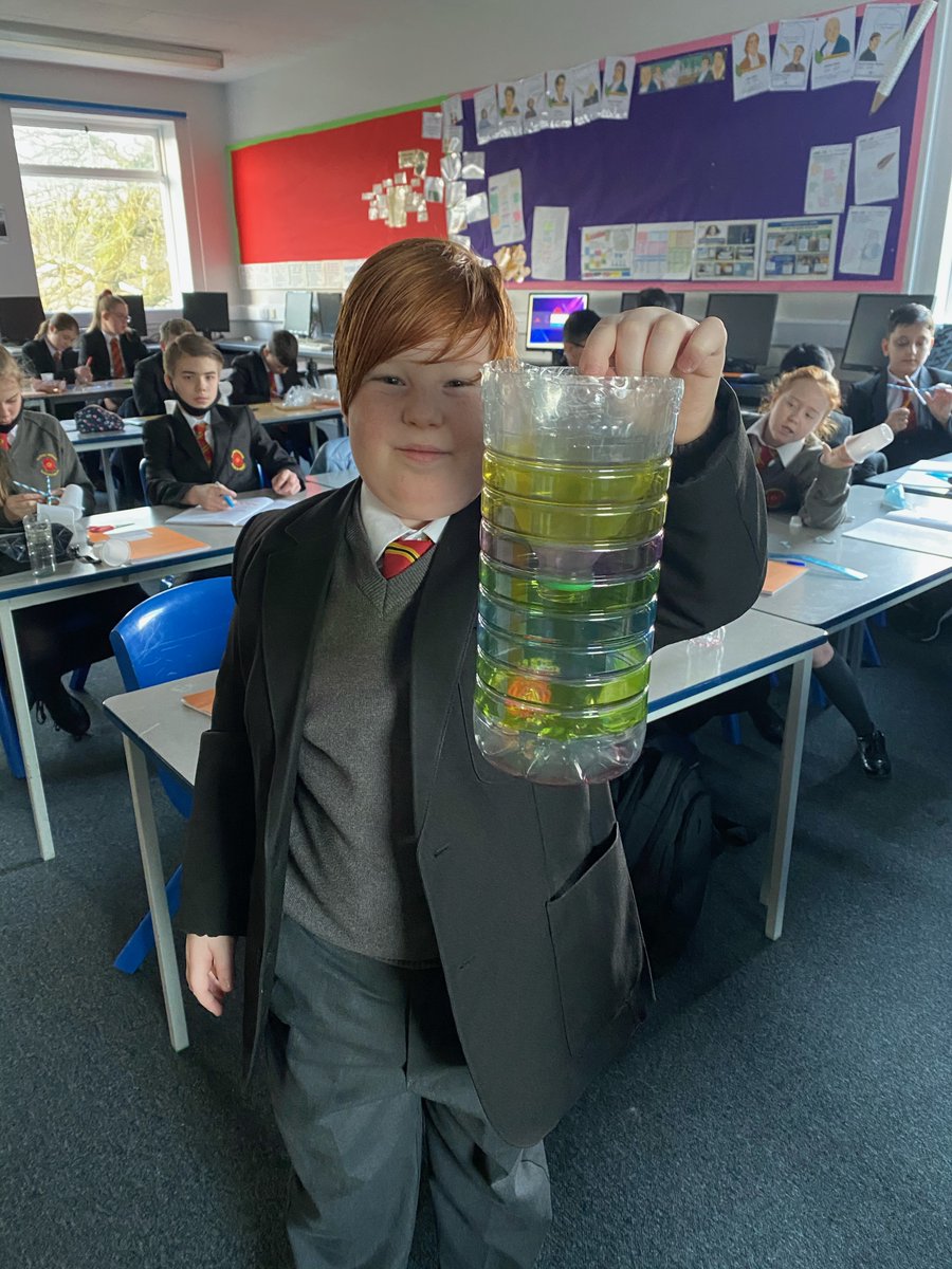 SmithillsSchool's tweet image. ＧＥＯＧＲＡＰＨＹ 🌎

Today year 7 were making weather instruments for their last lesson, rain gages and anemometers! 

Here are some of our best!

#geography #raingages #weatherinstruments #smithillsschool #SuccessForAll