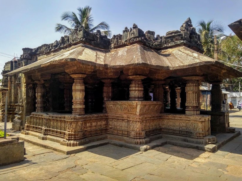 On the southern side is a Saraswati temple. There is an entrance on the southern side in the main temple for easy approach to Saraswati temple.(9)