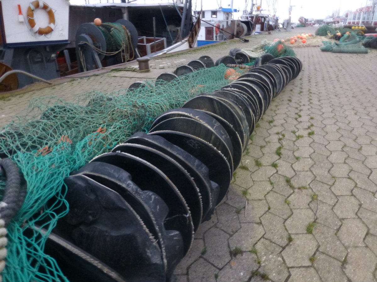 fischereischut1's tweet photo. No christmas gifts like subsidies for vessels with harmful fishing gears please! https://t.co/ksQDciQJeW