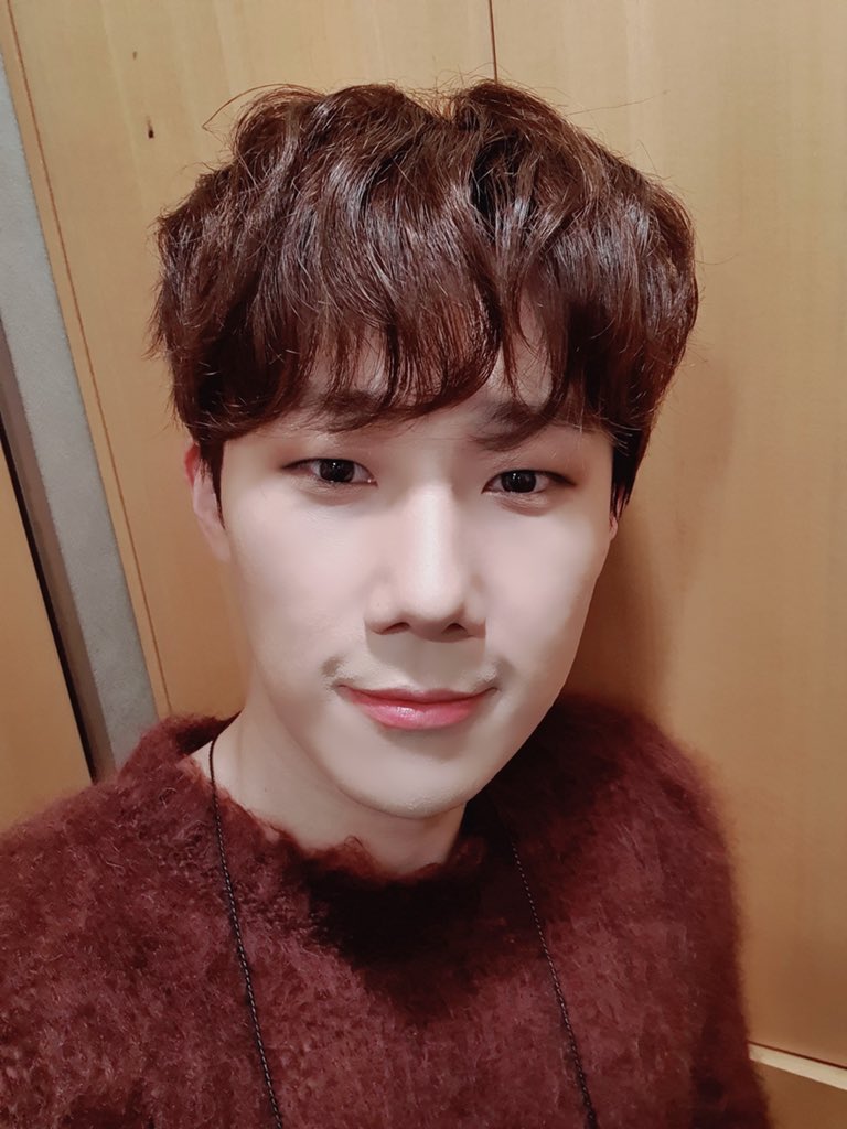 Official_IFNT's tweet photo. [📸] 20.12.17 #엠카운트다운❣️

✨명.불.허.전. 김성규✨
Room 무대와 함께 I'm Cold 무대까지
컴백 스테이지 완벽하게 완료👍
완벽한 컴백무대 890428번 다시보기📺💛

#INFINITE #인피니트
#Kim_Sung_Kyu #김성규
#INSIDE_ME #Im_Cold #Room https://t.co/tcRt3YqdSy
