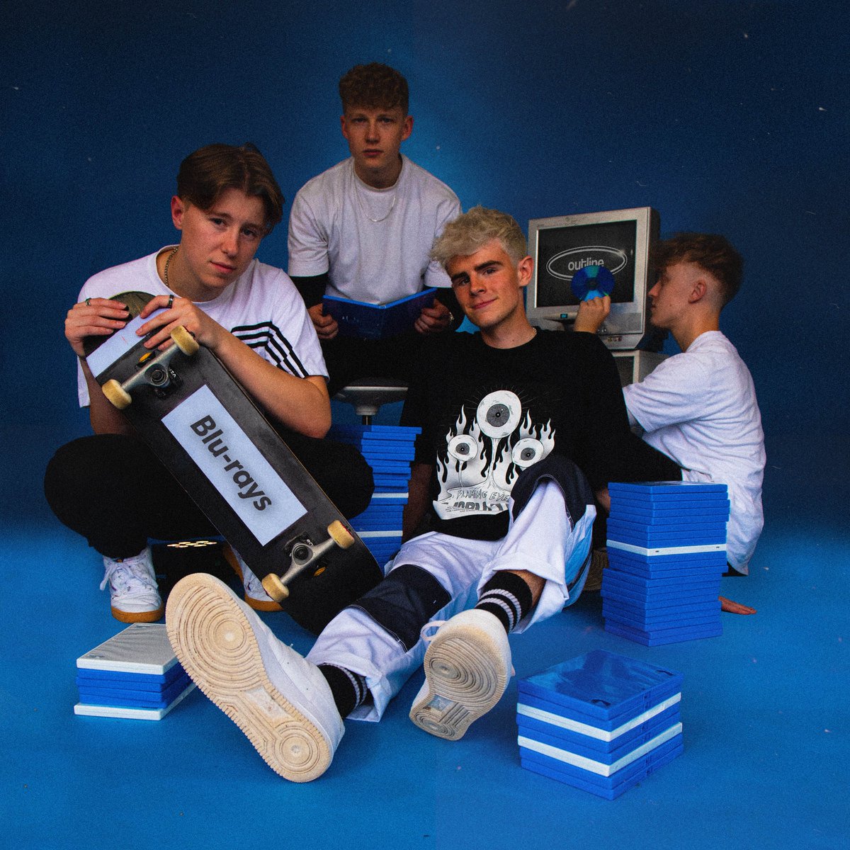 O2InstituteBham's tweet photo. NEW SHOW: Making waves with their contemporary sound and brand new track "Centrepiece", Birmingham four-piece @ItsOutlineMusic will be here on Sat 01 May 2021!

On O2? Priority Tickets on sale now and at @TicketmasterUK 9am Fri 18 Dec #O2Priority #outline https://t.co/NPU7io7ndv