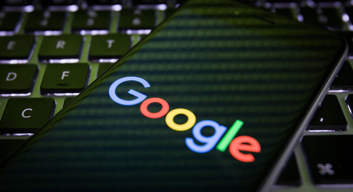 Mailfence's tweet photo. “If you’re tired of being tracked &amp; sharing your entire personal life with 
one company, switching from Google is easier than it sounds.” -says 
@kimkomando.
Thank you Kim from @FoxNews for featuring us as a #Gmailalternative.🙌

Read more here: https://t.co/spLebJZP6n 👈 https://t.co/GoKY2xOcod