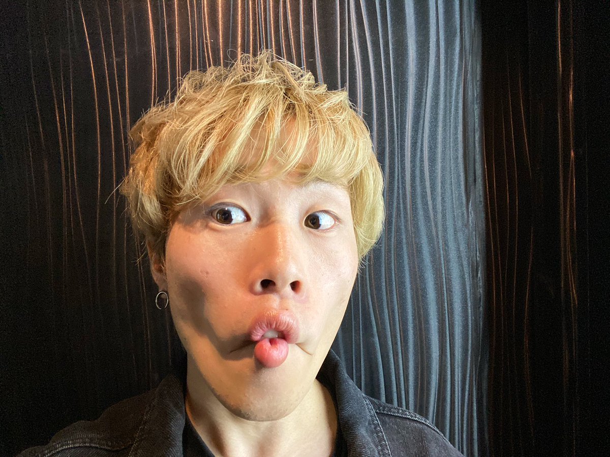 Gen در توییتر どーも 歌舞伎町no1ブサイクホストのnimuですっ ブサイクホストの隣いるといつもより姫が可愛く見えます なぜって その答えは隣に来ればわるのっさっ 今は指名がいません 救って下さい 指名募集中 歌舞伎町 ホスト 歌舞伎町1