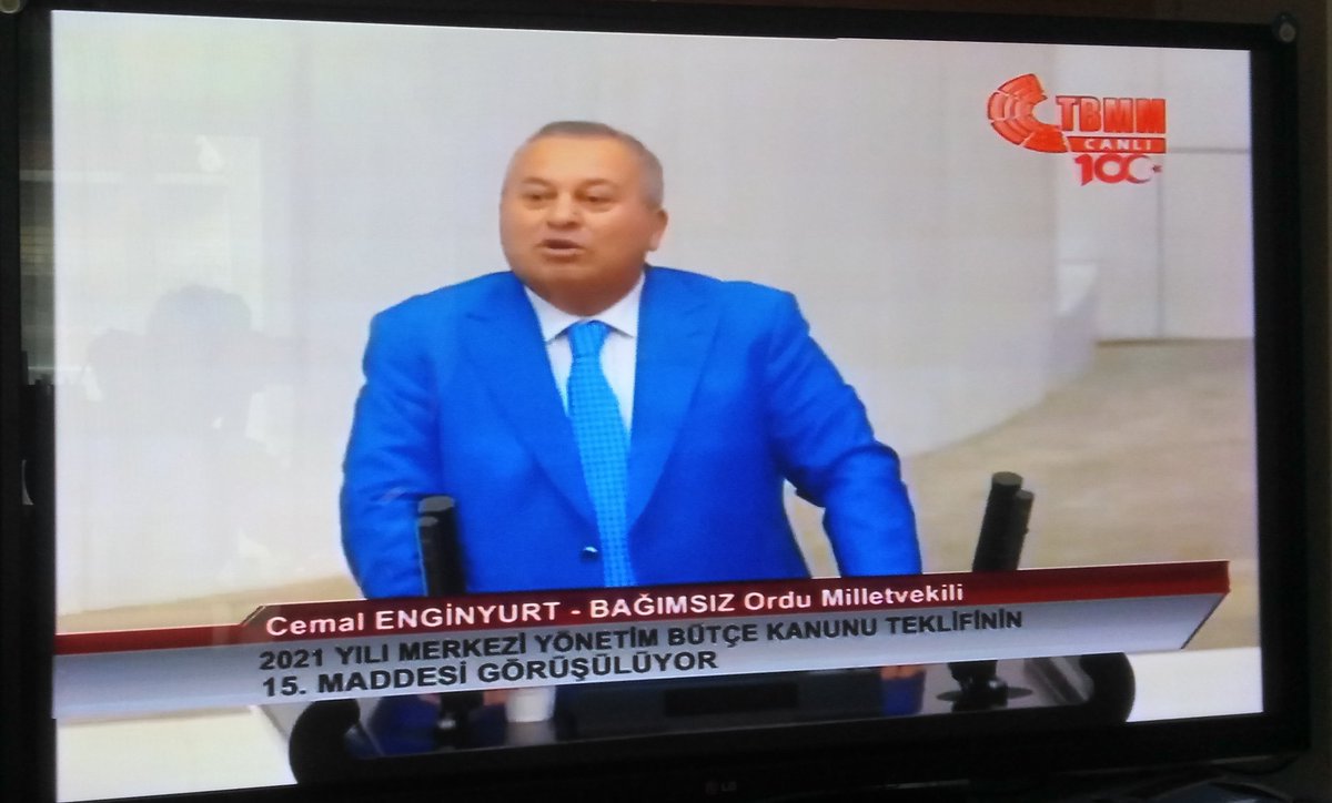 shumuratercan's tweet photo. Sn. Cemal #EnginyurtDemokratPartide
Meclis kürsüsünden güzel bir konuşma gerçekleştirdi.
Bize düşen Genç Demokratlar olarak Demokrat Parti'yi yeniden iktidara taşımak ve mecliste yerimizi alarak uçuyoruz, kaçıyoruz söylemleri ile millete acı reçete sunanlardan ülkeyi kurtarmaktır https://t.co/0cAblUPxkd