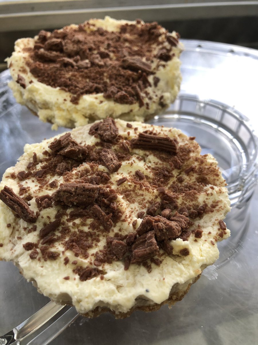 Alakartuk's tweet photo. Individual banoffee pies, deliciously sinful 😜 https://t.co/qGTcR96vp4