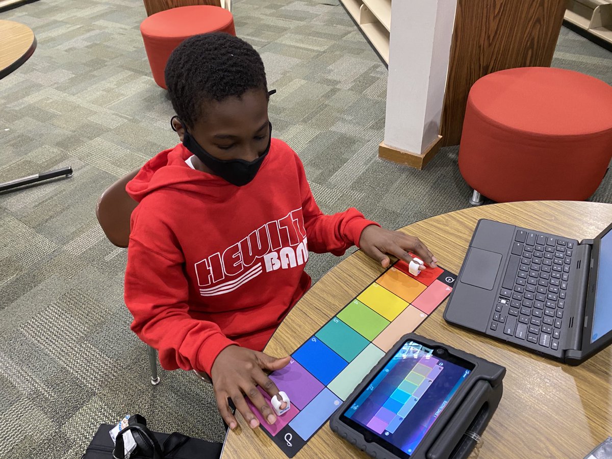HtmsLibrary's tweet photo. #Buildabetterbook Ss are enjoying learning how to use our new @specdrums_ - laying the groundwork for creating new accessible learning materials for our VI Ss next semester! These experiences were made possible through a grant from @buildbetterbook & the @NSF. #thankful https://t.co/SfulIPm392