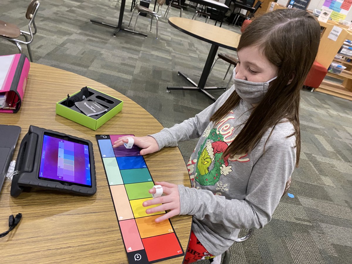 HtmsLibrary's tweet photo. #Buildabetterbook Ss are enjoying learning how to use our new @specdrums_ - laying the groundwork for creating new accessible learning materials for our VI Ss next semester! These experiences were made possible through a grant from @buildbetterbook & the @NSF. #thankful https://t.co/SfulIPm392