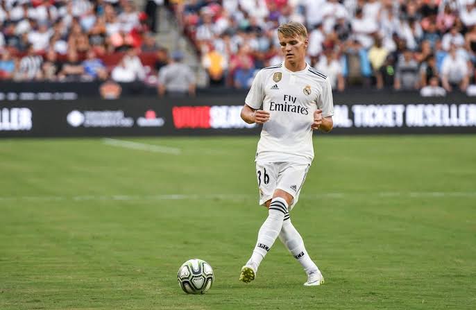 Happy 31st and 22nd birthday celebrations to Andre Ayew and Martin Odegaard. 

Best wishes and warmest regards! 