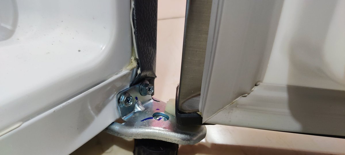 shubhamforce's tweet photo. @help_delhivery My shipment for the LR# 209466974 got completely damaged shipped by one of your vendor Cross Country Packers and Movers. Kindly look into this. The table and refrigerator got completely damaged. https://t.co/k58D7ulsYM