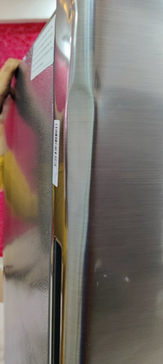 shubhamforce's tweet photo. @help_delhivery My shipment for the LR# 209466974 got completely damaged shipped by one of your vendor Cross Country Packers and Movers. Kindly look into this. The table and refrigerator got completely damaged. https://t.co/k58D7ulsYM