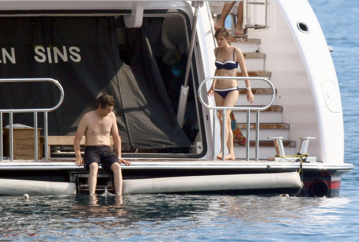 Aux côtés de Greenpeace dans l‘Affaire du Siècle.
Avec N. Hulot pour construire „le monde d‘après“.

Ces égéries de la pub qui font la morale sur les méfaits du consumérisme.

Et moi, qui dépense mes économies pour isoler ma bicoque, passer à l‘électrique, réduire mes émissions !