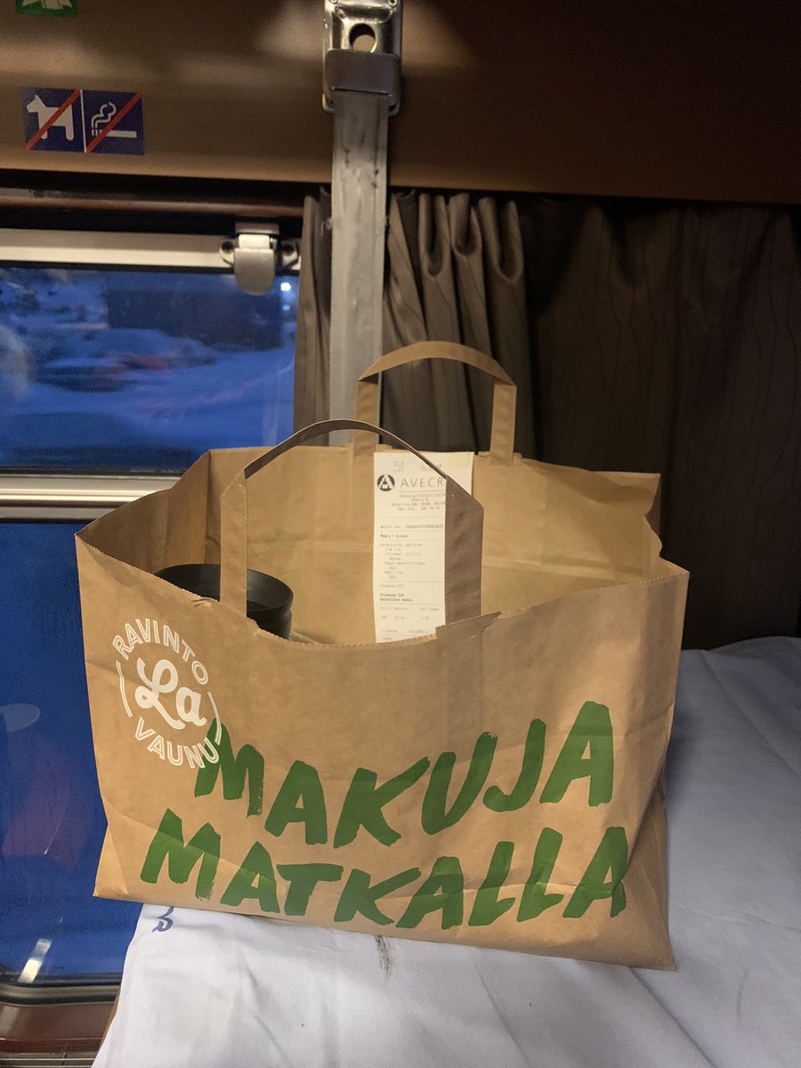 kilaakso's tweet photo. VR:n palvelut kehittyvät, aamiainen huoneeseen #roomservice #VR #matkallapohjoiseen https://t.co/TjAq9Oj9q6