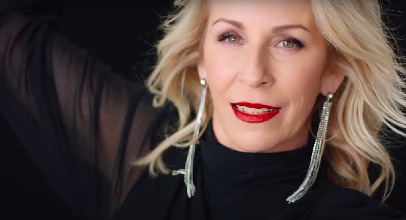 RetroPopSite: Happy Birthday to Bananarama\s Sara Dallin! 