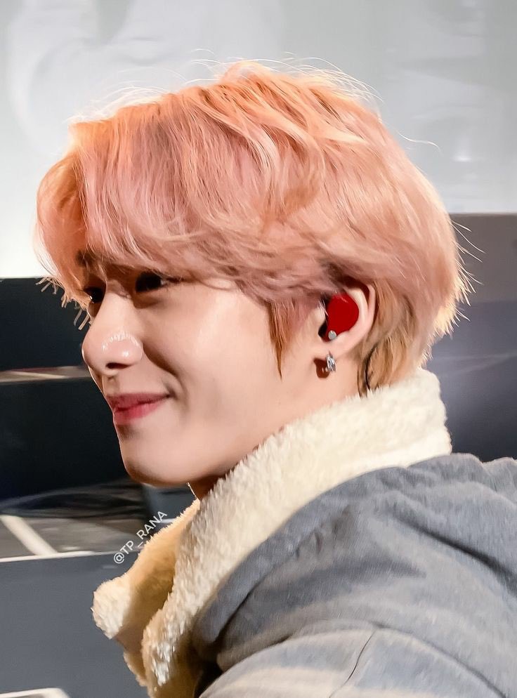 how chae Hyungwon looks in real life - a thread