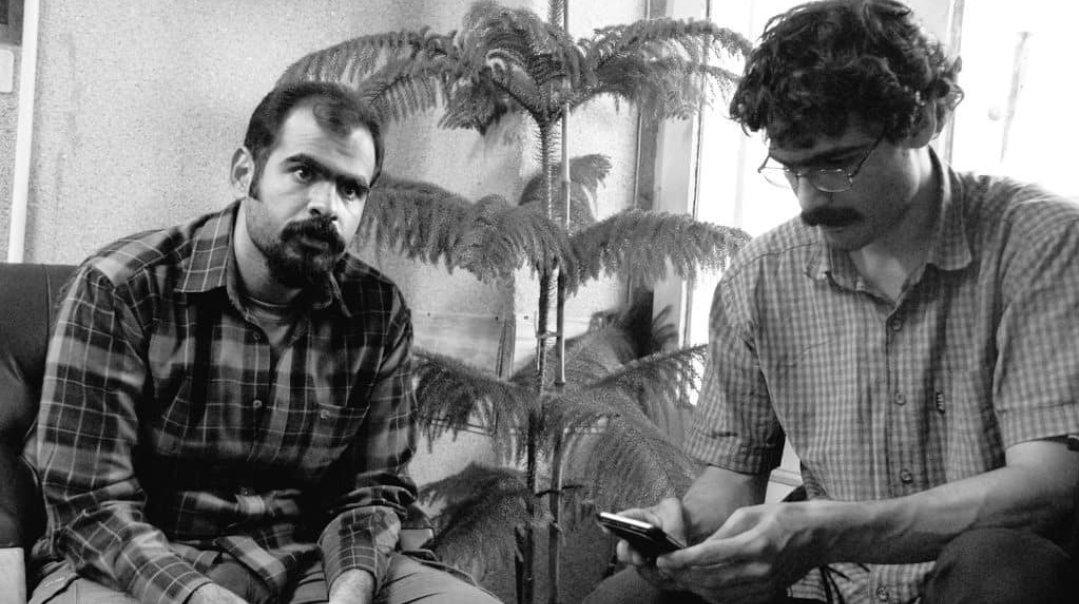 ۱۰۳۲ روز از اونور میله‌های این زندون بودنتون می‌گذره.
۱۰۳۲ روز و هزار هزار هزار شب!

عکس از پوریا