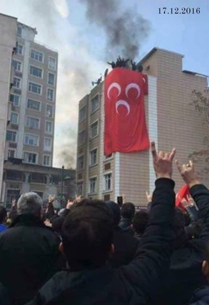mtngiz's tweet photo. #17Aralık2016'da Kayseri Komando Tugayı'nı taşıyan otobüse düzenlenen hain saldırı sonucu şehit düşen 15 Mehmetçiğimizi rahmetle anıyoruz. https://t.co/yWOdhkAP8M