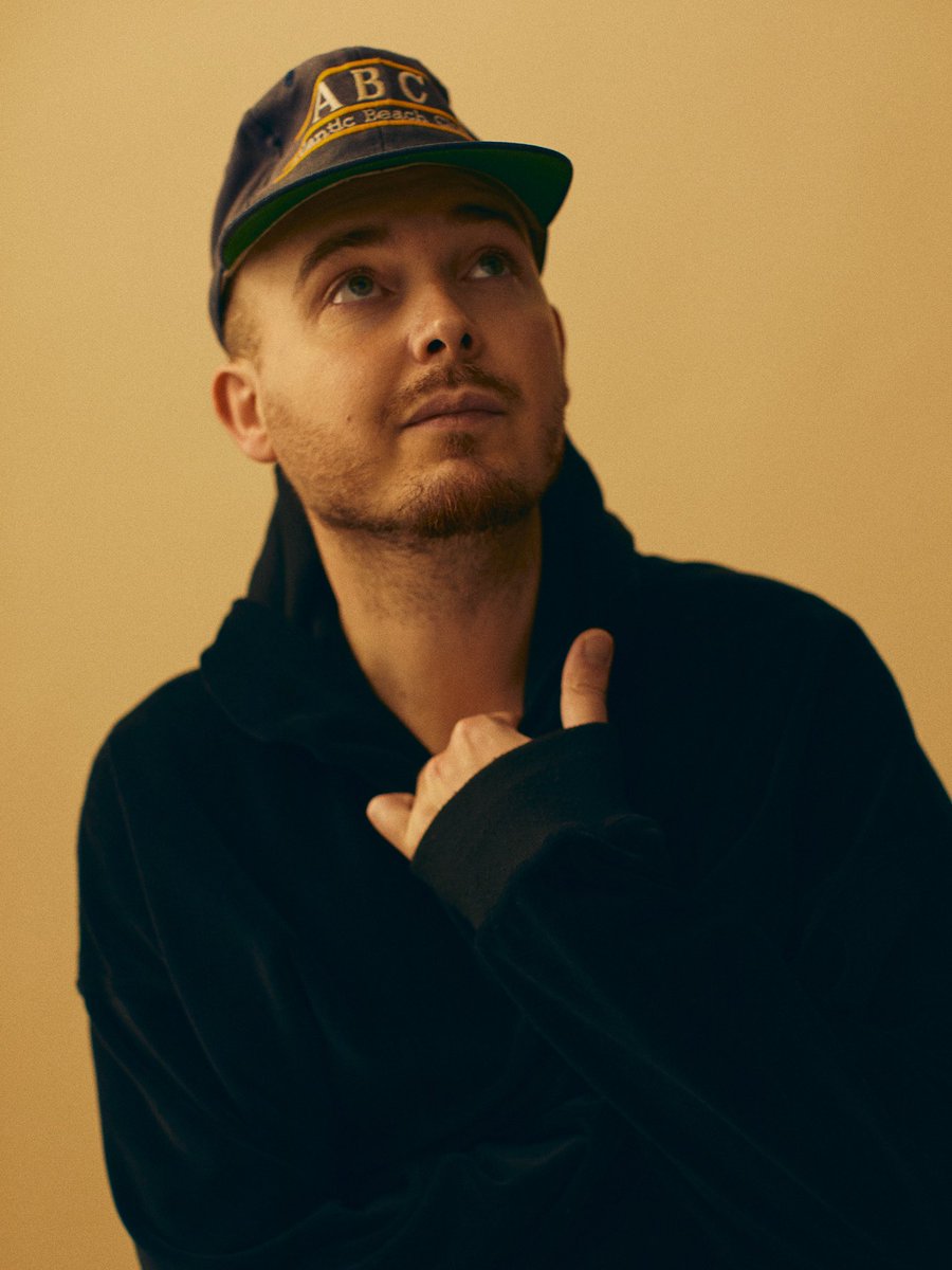 Hey, I spoke with <a href="/popmanimagasin/">POPMANI</a> about my inner oceans the other day. It’s a long swim and the article is in Swedish. If you don’t speak Swedish this might be a good opportunity to use search engine translate? I always do. 🌊🐋 popmani.se/duvchi-mitt-in…