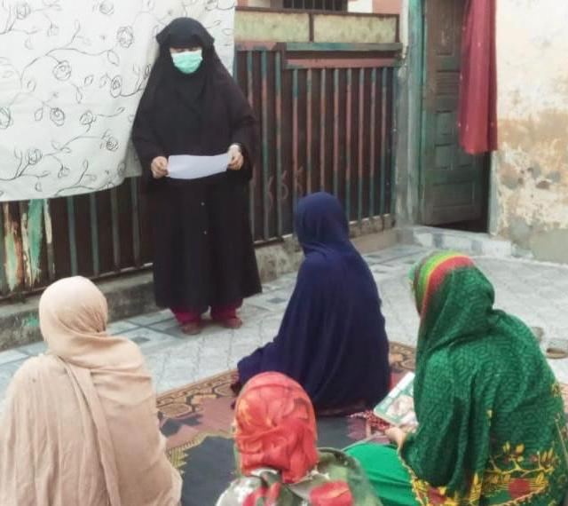 RwpVForce's tweet photo. Rawalpindi V-Force members conducting door-to-door awareness campaign on Coronavirus at Noor Dolal supervised by UC Coordinator @fahads1982 (Gujar Khan)

Health Department || Rawalpindi V-Force 

#DistrictAdministration #Rawalpindi #rwpVForce #VForceUpdate https://t.co/k552wvGtNE