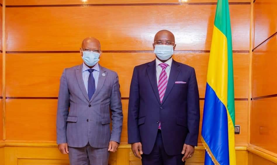 Le ministre du #Budget, M. #Sosthène_OSSOUNGOU a reçu en audience S.E #Gilberto_VERISSIMO, Pdt de la commission de la <a href="/CEEAC_ECCAS/">CEEAC_ECCAS</a>. Les deux personnalités ont échangé sur le financement des activités de l'Institution Sous-régionale. 
<a href="/PresidentABO/">Ali Bongo Ondimba</a> <a href="/OssoukaRaponda/">Rose Christiane Ossouka Raponda</a> <a href="/DiplomatieGabon/">Ministère des Affaires Étrangères</a>