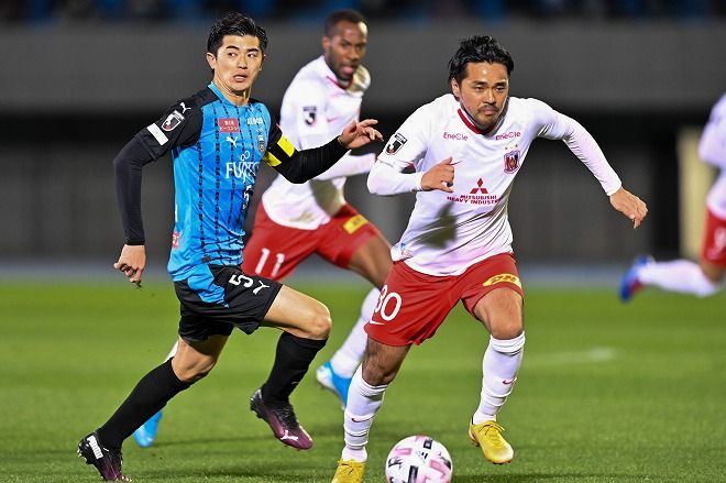 サッカーダイジェスト Jリーグ J１採点 寸評 川崎３ １浦和 ホーム最終戦でバンディエラが主役に 浦和は興梠の９年連続二けた得点達成が唯一の救いに T Co K7fqwcj9hb Jleague 川崎フロンターレvs浦和レッズ 川崎フロンターレ