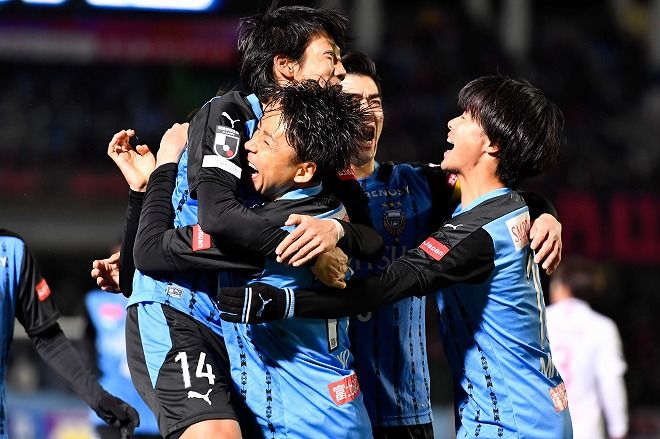 サッカーダイジェスト Jリーグ J１採点 寸評 川崎３ １浦和 ホーム最終戦でバンディエラが主役に 浦和は興梠の９年連続二けた得点達成が唯一の救いに T Co K7fqwcj9hb Jleague 川崎フロンターレvs浦和レッズ 川崎フロンターレ