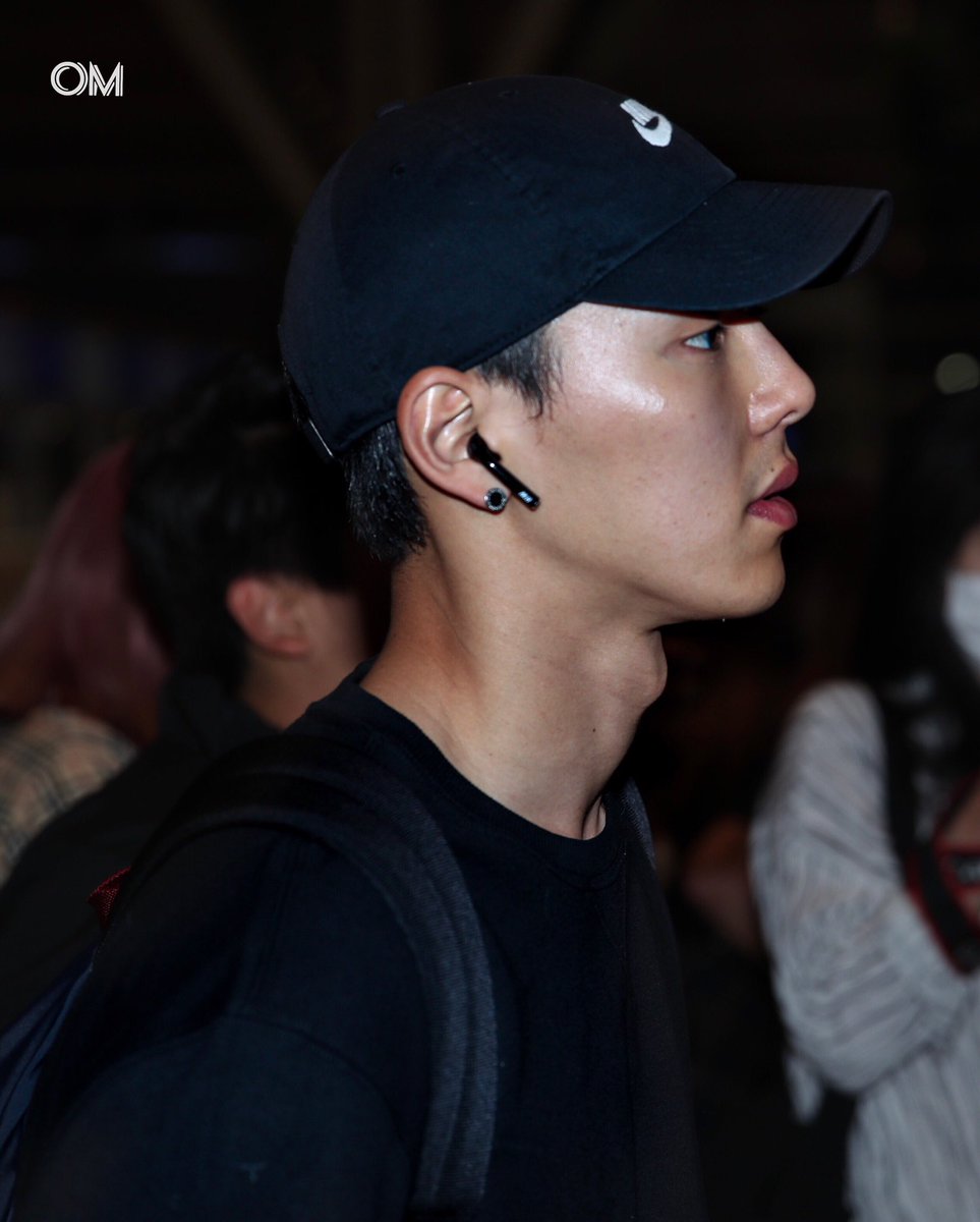 How son hyunwoo looks in real life - a devastating thread