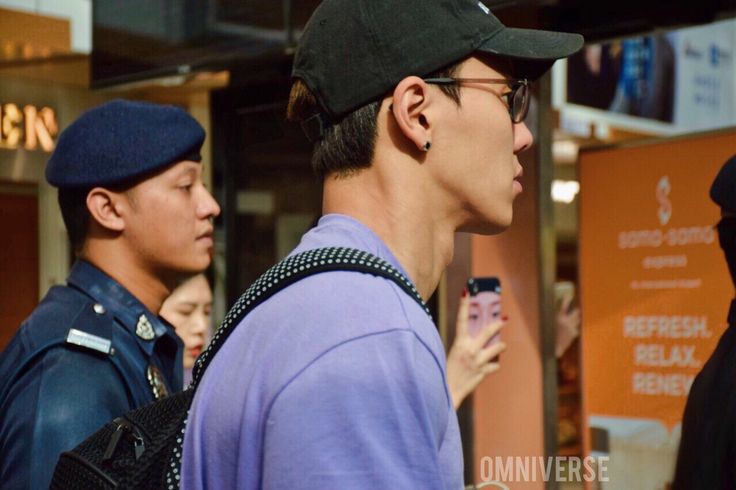 How son hyunwoo looks in real life - a devastating thread