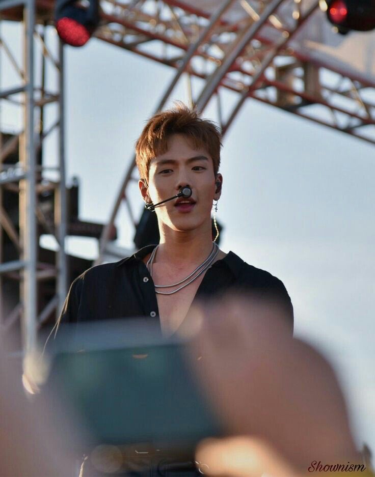 How son hyunwoo looks in real life - a devastating thread