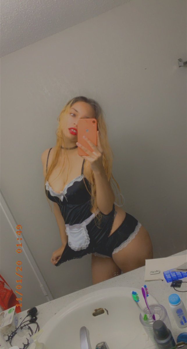 lizzy_bearz's tweet photo. Help me get to 50 fans!! I wanna make my goal by the end of the year!! #LinkInBio #sexwork #onlyfansgirl #AdultWork #onlyfansnewbie #sellingcontent #subscribe #OnlyFansPromo https://t.co/PmtH2wo8De
