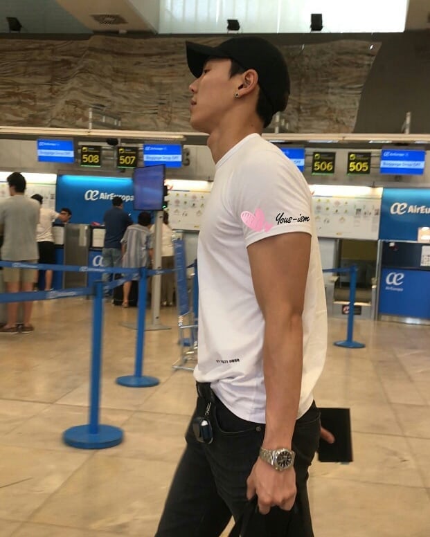 How son hyunwoo looks in real life - a devastating thread