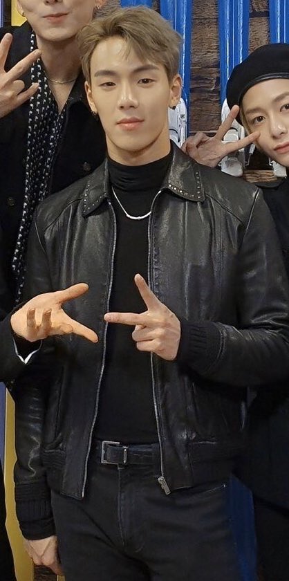 How son hyunwoo looks in real life - a devastating thread