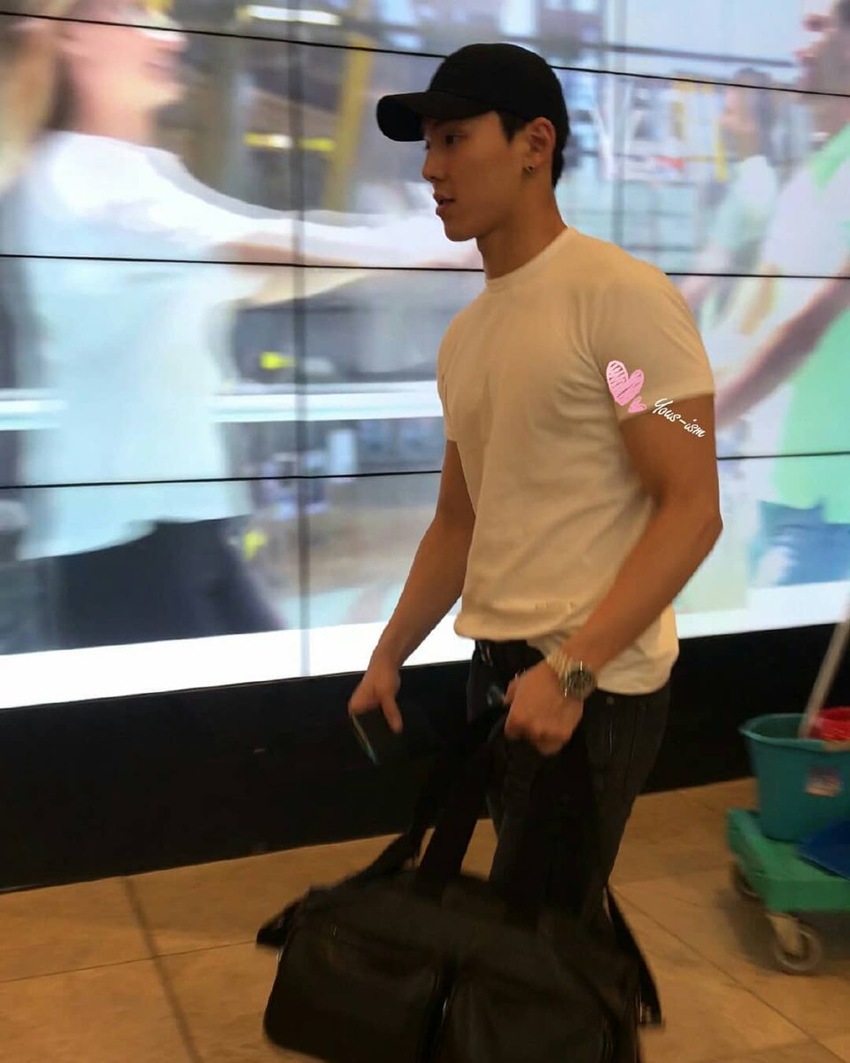 How son hyunwoo looks in real life - a devastating thread