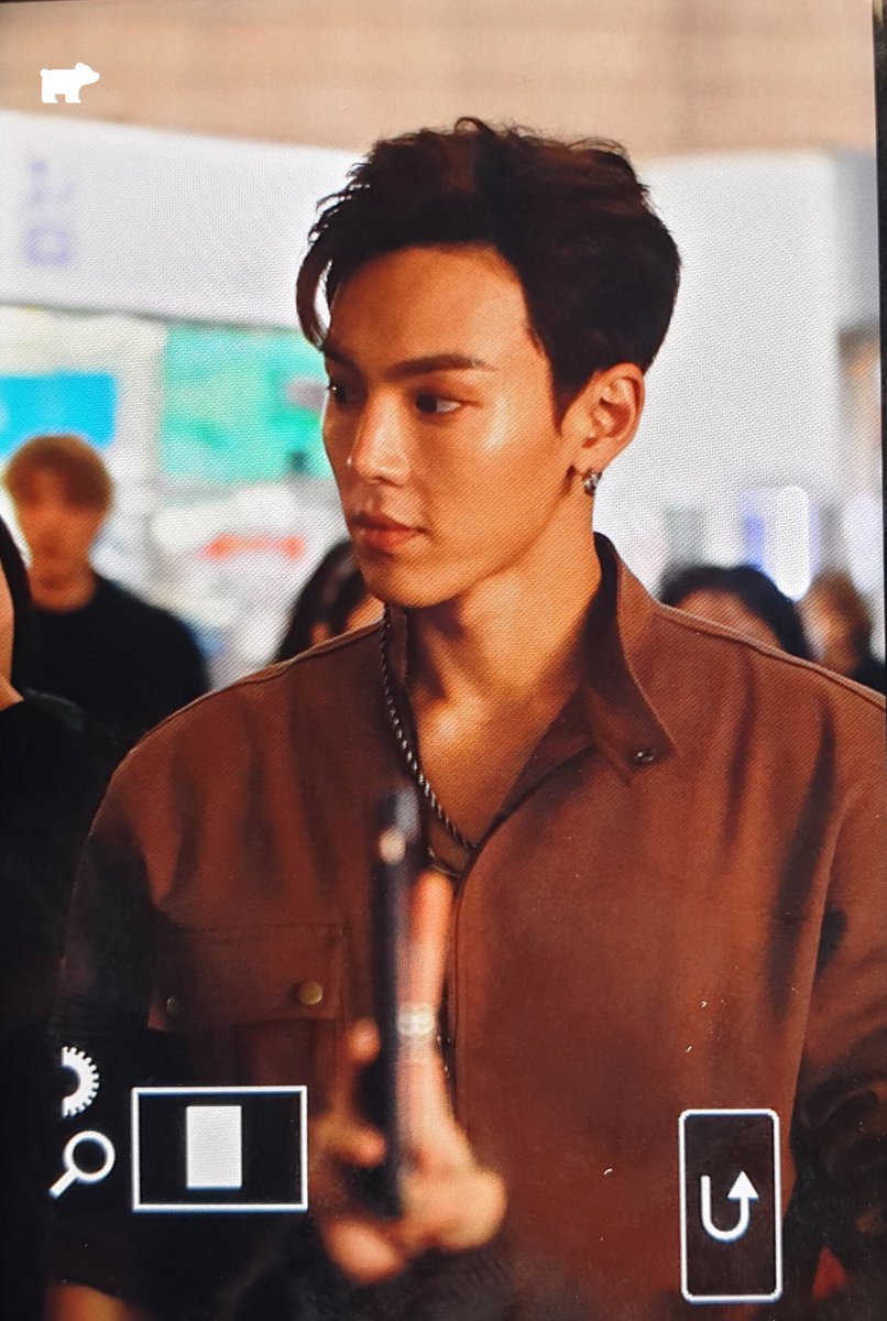 How son hyunwoo looks in real life - a devastating thread